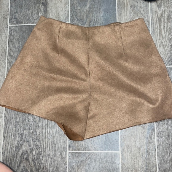 Cute skirt - Picture 2 of 3